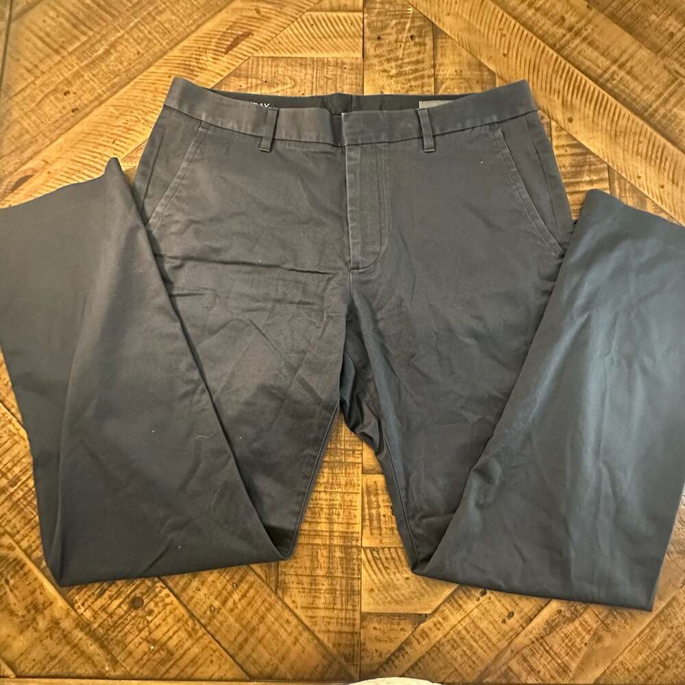 Bonobos Weekday Warrior Monday Slim Fit Chinos in Charcoal Grey